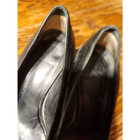 Tory Burch "Sophie" Black Leather w/Gold Reva Logo Wedge Heel Pumps Size 7 - Picture 4 of 7